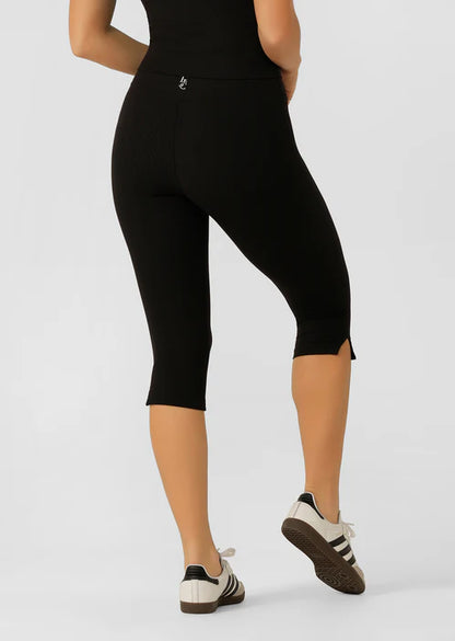 Irresistible 3/4 Capri Leggings