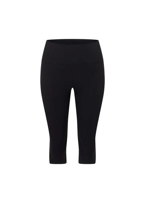 Irresistible 3/4 Capri Leggings