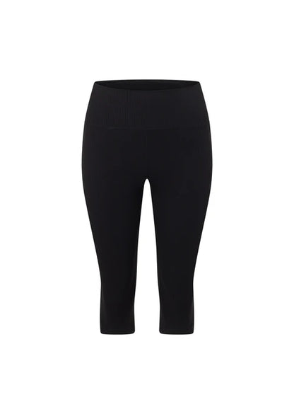 Irresistible 3/4 Capri Leggings