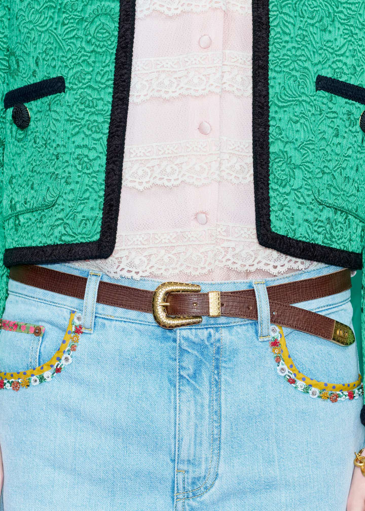 VLogo Signature Engraved Leather Belt